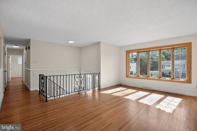 1210 SALEM RD, Burlington, NJ 08016