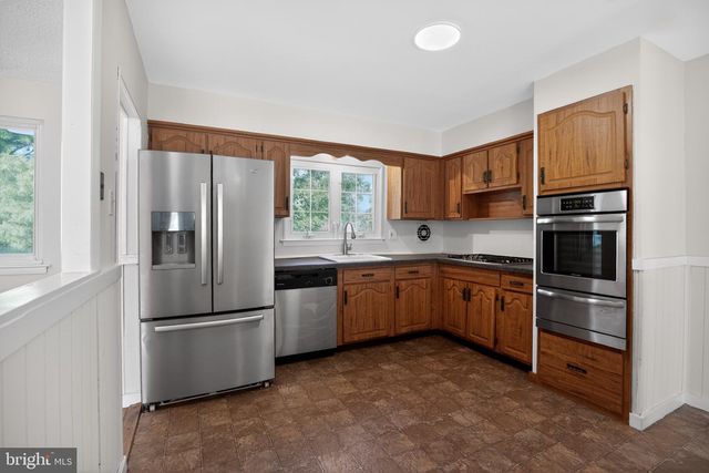1210 SALEM RD, Burlington, NJ 08016