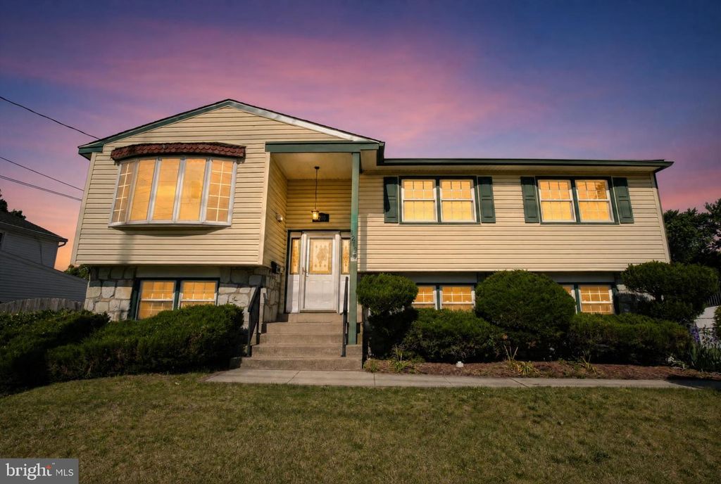 1210 SALEM RD, Burlington, NJ 08016