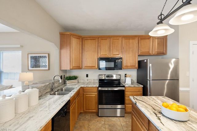 1009 Seagull CT, Chesapeake, VA 23322