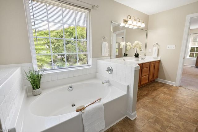 1009 Seagull CT, Chesapeake, VA 23322
