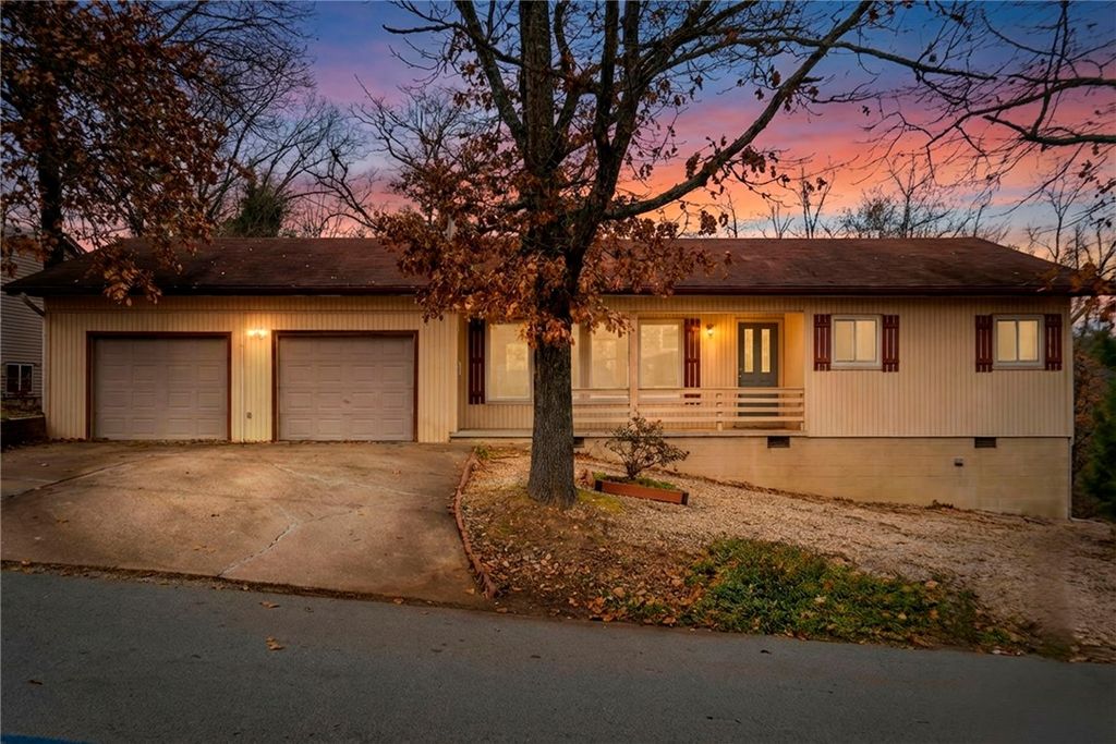 21 Swanage Drive, Bella Vista, AR 72715