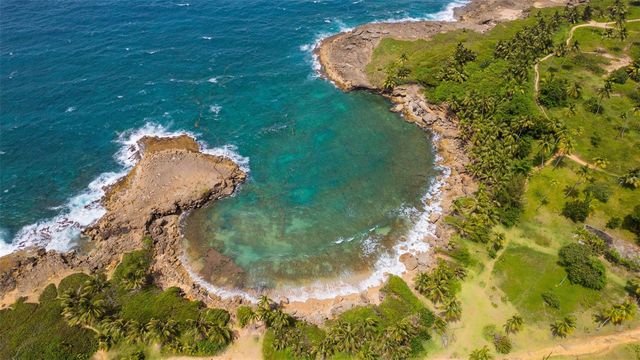 40 PASEO LA BALANDRA CERRO GORDO, Vega Alta, PR 00692