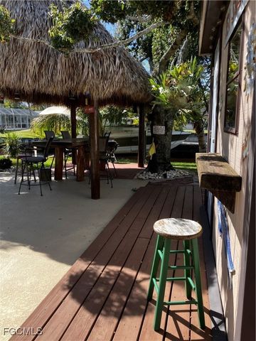 1383 Harbor View DR, North Fort Myers, FL 33917