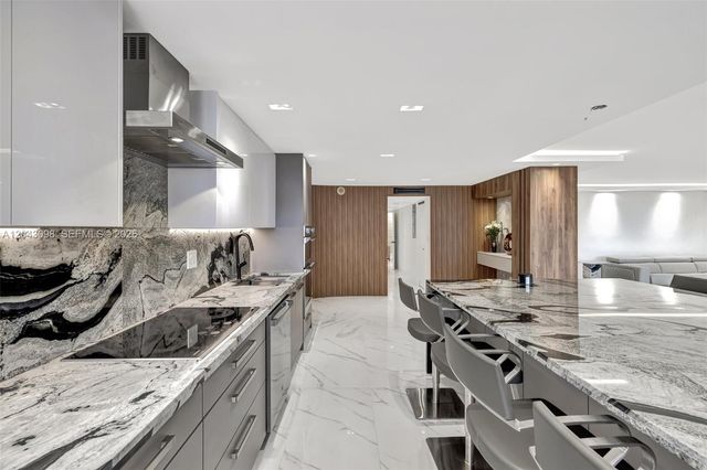 2751 S Ocean Dr 404N, Hollywood, FL 33019