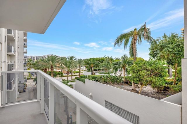 2751 S Ocean Dr 404N, Hollywood, FL 33019