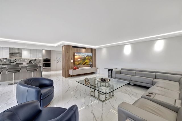 2751 S Ocean Dr 404N, Hollywood, FL 33019