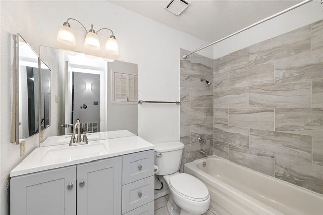 6900 Skillman Street 305, Dallas, TX 75231