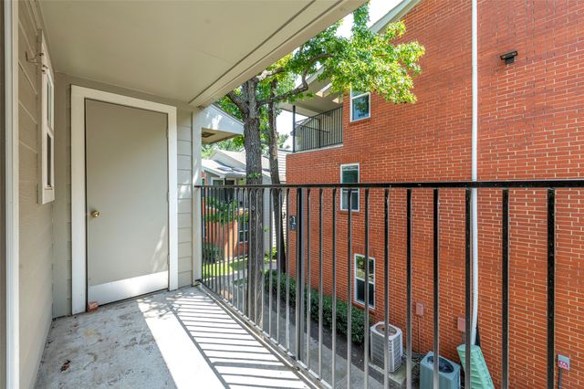 6900 Skillman Street 305, Dallas, TX 75231