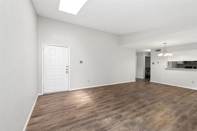 6900 Skillman Street 305, Dallas, TX 75231
