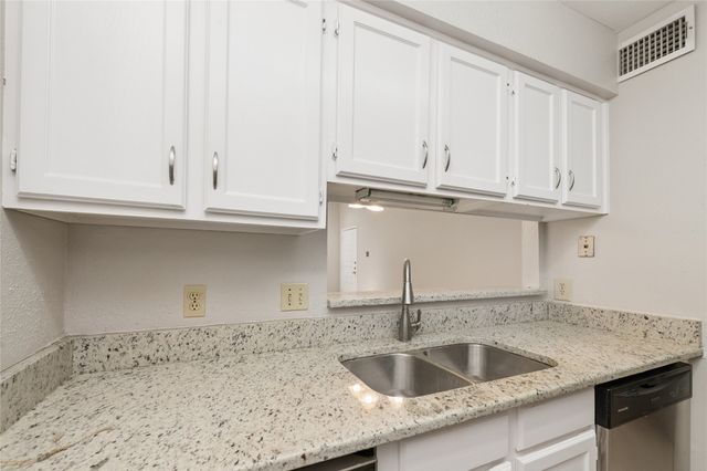 6900 Skillman Street 305, Dallas, TX 75231