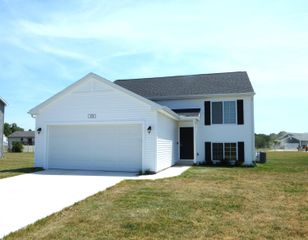 670 Manorwood Circle, Benton Charter Twp, MI 49022