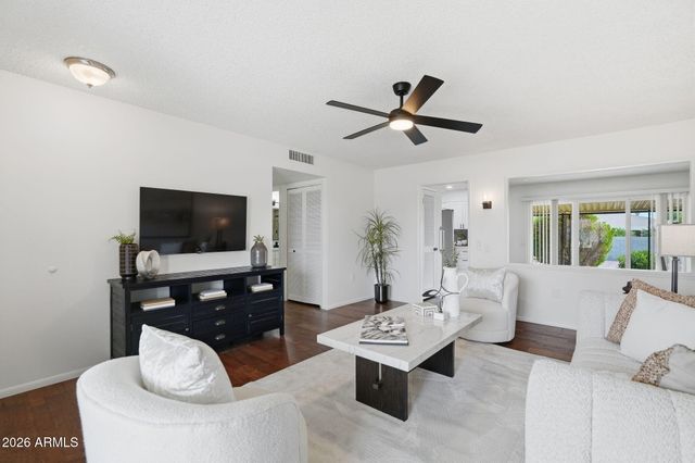 10733 W HUTTON Drive, Sun City, AZ 85351