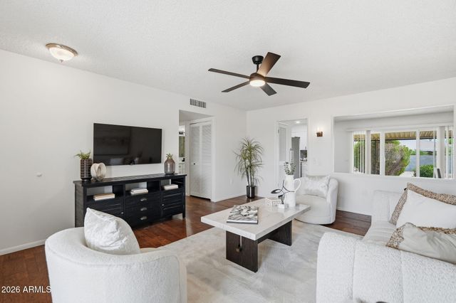 10733 W HUTTON Drive, Sun City, AZ 85351