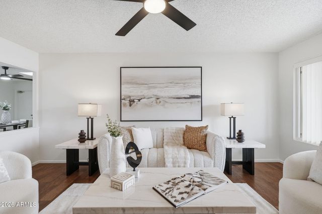 10733 W HUTTON Drive, Sun City, AZ 85351