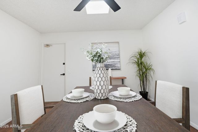 10733 W HUTTON Drive, Sun City, AZ 85351