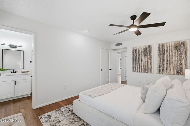 10733 W HUTTON Drive, Sun City, AZ 85351