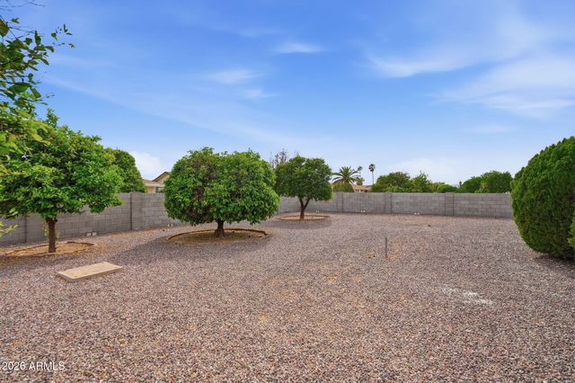 10733 W HUTTON Drive, Sun City, AZ 85351