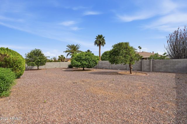 10733 W HUTTON Drive, Sun City, AZ 85351