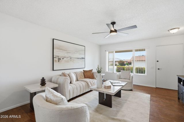 10733 W HUTTON Drive, Sun City, AZ 85351