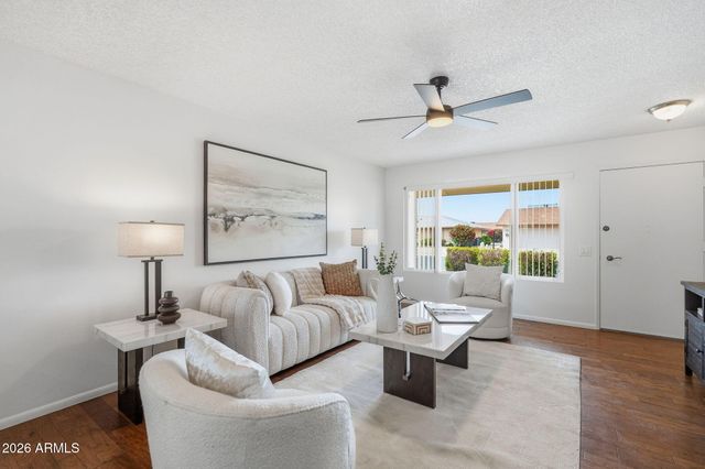 10733 W HUTTON Drive, Sun City, AZ 85351