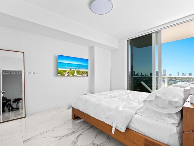 16385 Biscayne Boulevard 1117, North Miami Beach, FL 33160