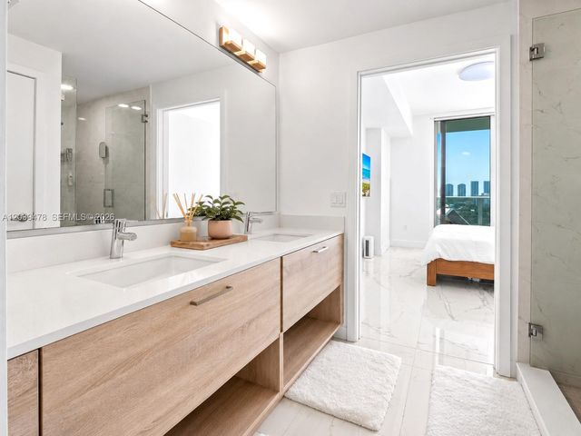 16385 Biscayne Boulevard 1117, North Miami Beach, FL 33160