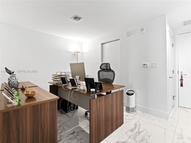 16385 Biscayne Boulevard 1117, North Miami Beach, FL 33160