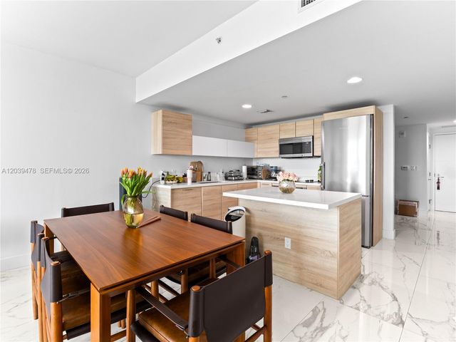 16385 Biscayne Boulevard 1117, North Miami Beach, FL 33160