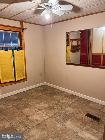 751 WILLOW LN, Gap, PA 17527