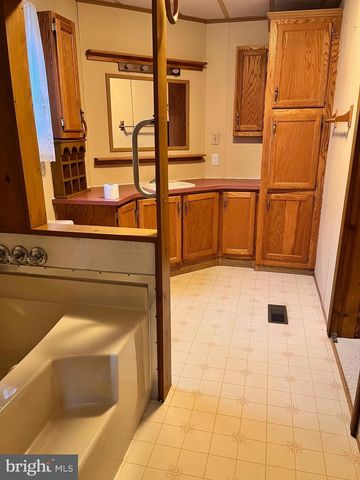 751 WILLOW LN, Gap, PA 17527