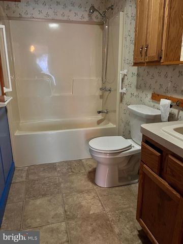 751 WILLOW LN, Gap, PA 17527