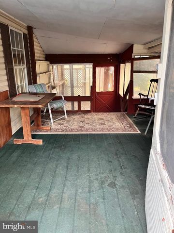 751 WILLOW LN, Gap, PA 17527