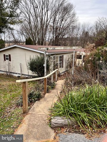 751 WILLOW LN, Gap, PA 17527