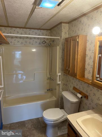 751 WILLOW LN, Gap, PA 17527