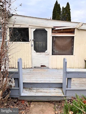 751 WILLOW LN, Gap, PA 17527