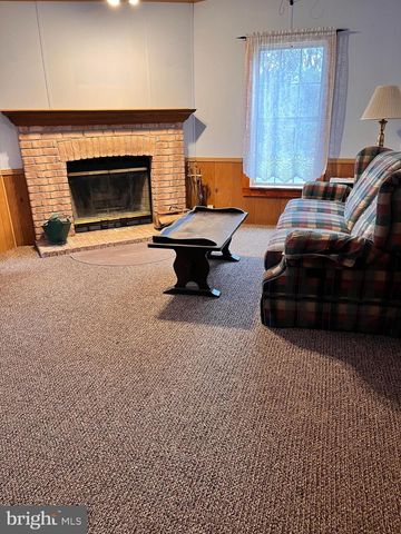 751 WILLOW LN, Gap, PA 17527