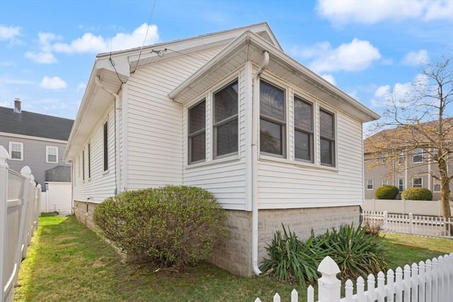 30 Bowdoin St, Medford, MA 02155