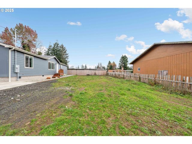 2770 34TH St, Coos Bay, OR 97420