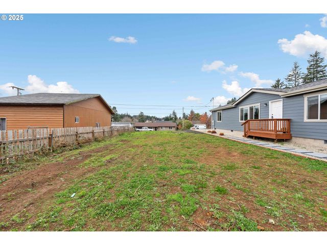 2770 34TH St, Coos Bay, OR 97420