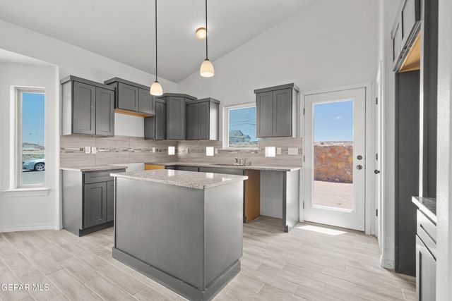 1060 Summer Rain Street, Horizon City, TX 79928