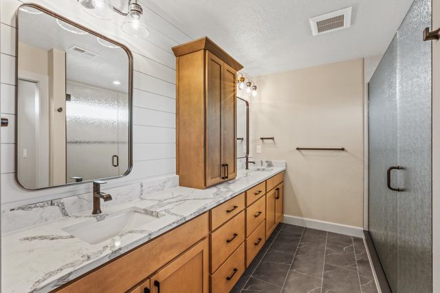 3947 S Glendora Dr, Spokane, WA 99223