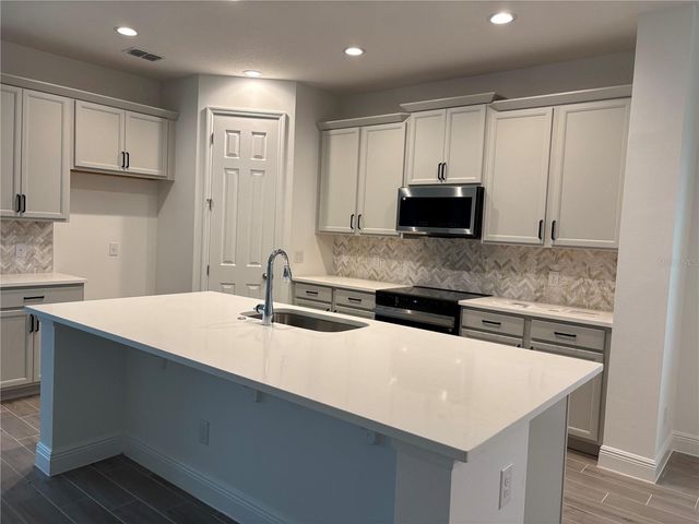 7264 ROLLING LEAF ROAD, Groveland, FL 34736