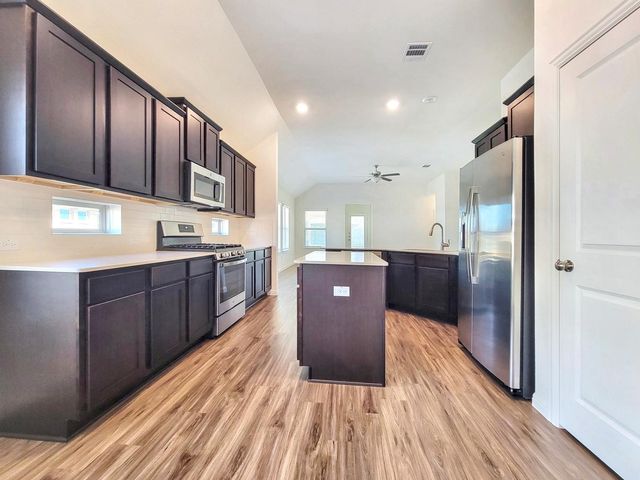 610 Hereford LOOP, Hutto, TX 78634
