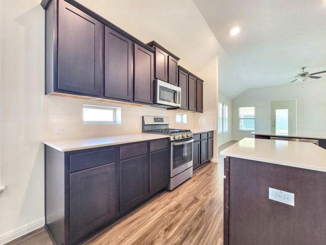 610 Hereford LOOP, Hutto, TX 78634