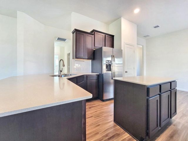 610 Hereford LOOP, Hutto, TX 78634
