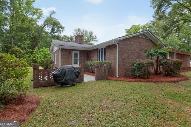 221 Azalea Drive, Statesboro, GA 30458