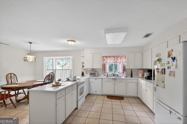 221 Azalea Drive, Statesboro, GA 30458
