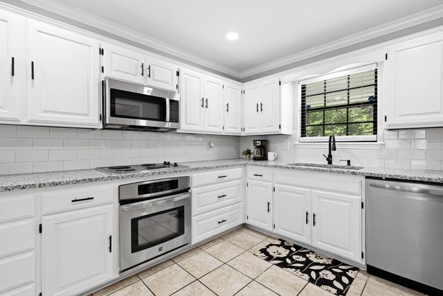 1112 Jamaica Dr, White Oak, TX 75693
