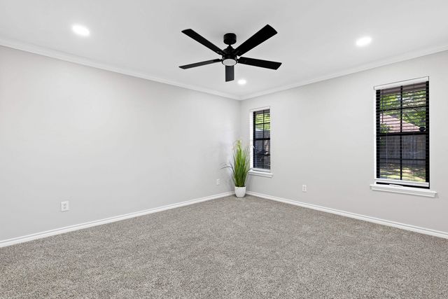 1112 Jamaica Dr, White Oak, TX 75693